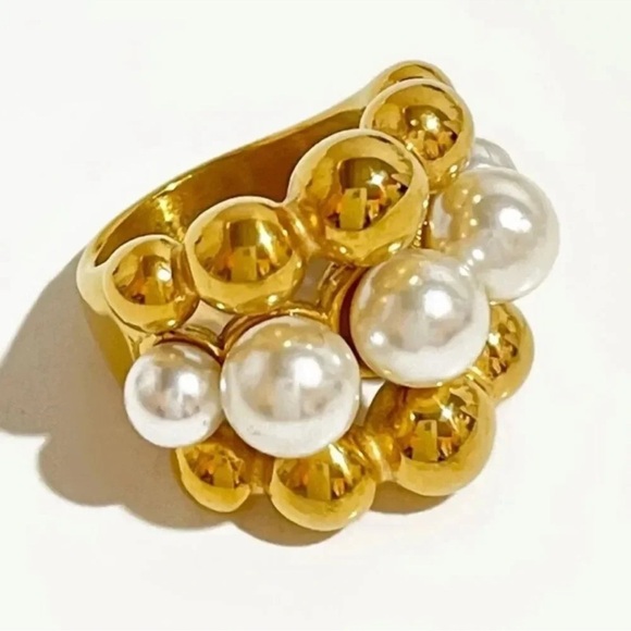 Elegant Pearl Gold Ring - Picture 5 of 16
